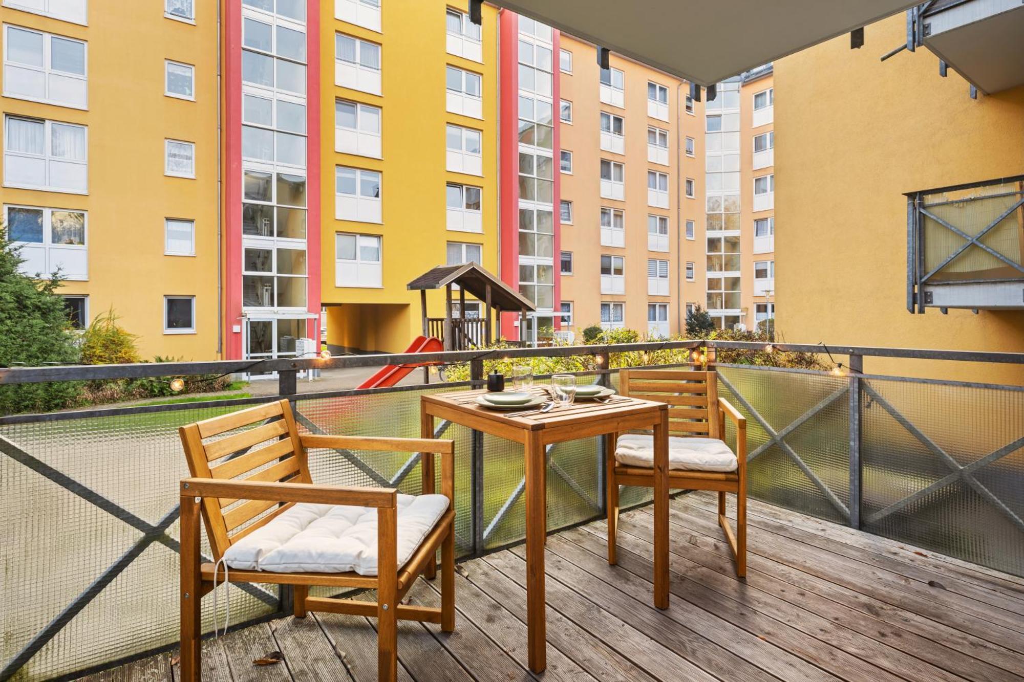 Edler Wohnraum Disney Marvel Studio Mit Balkon, Boxspringbett, Kaffeevollautomat, Lift & Parkplatz Chemnitz Exterior foto