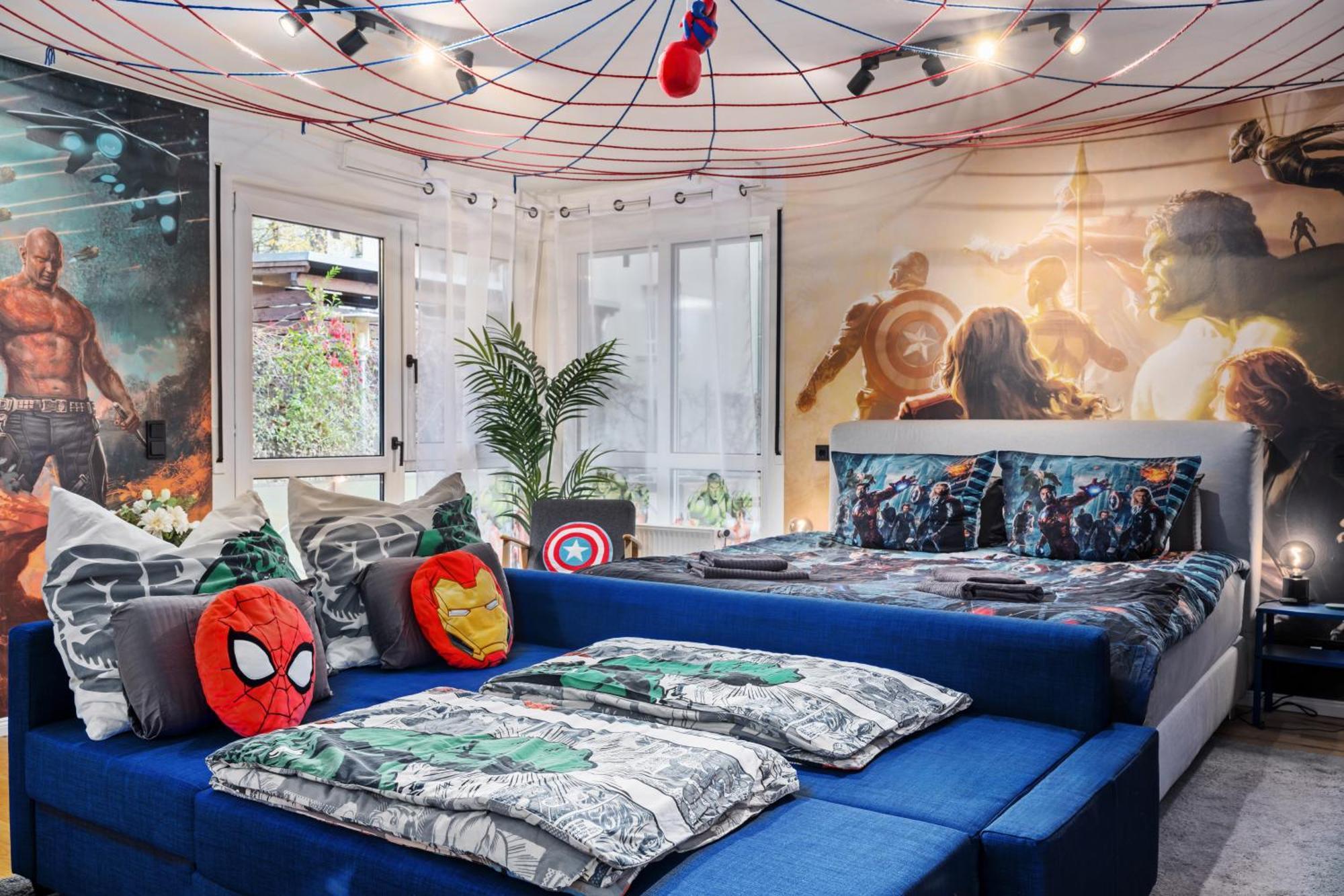 Edler Wohnraum Disney Marvel Studio Mit Balkon, Boxspringbett, Kaffeevollautomat, Lift & Parkplatz Chemnitz Exterior foto