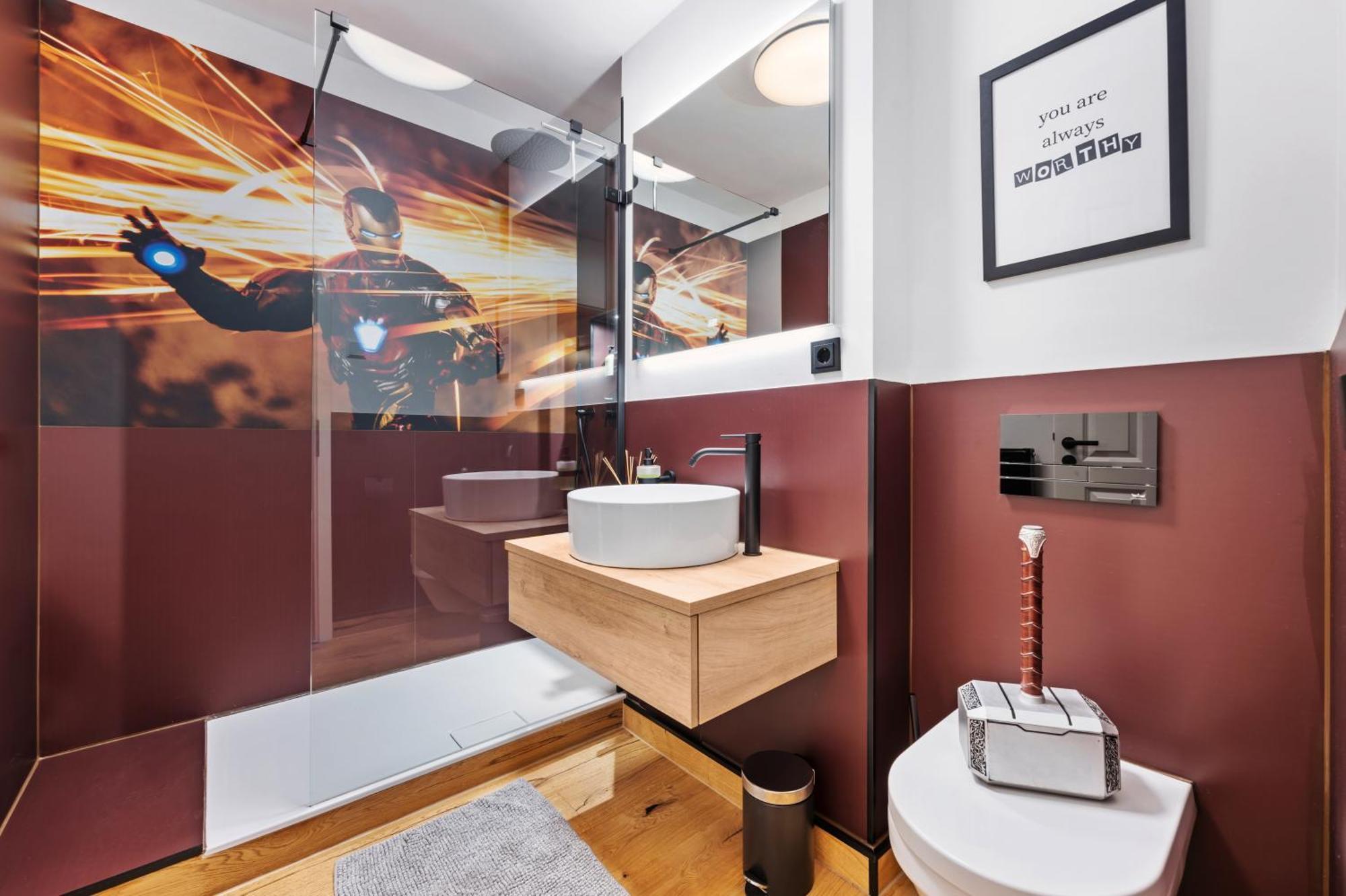Edler Wohnraum Disney Marvel Studio Mit Balkon, Boxspringbett, Kaffeevollautomat, Lift & Parkplatz Chemnitz Exterior foto